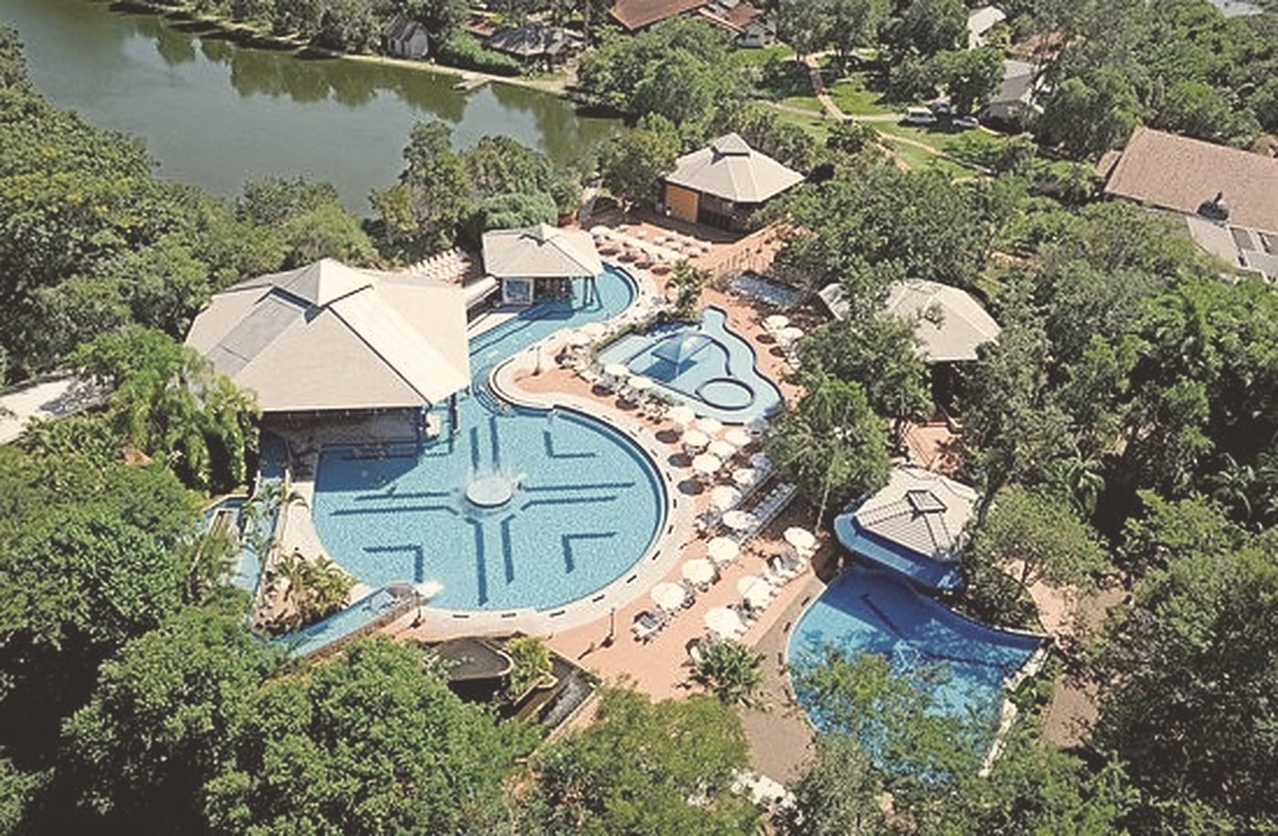 Vista das piscinas e da vegetação de Jurema Águas Quentes